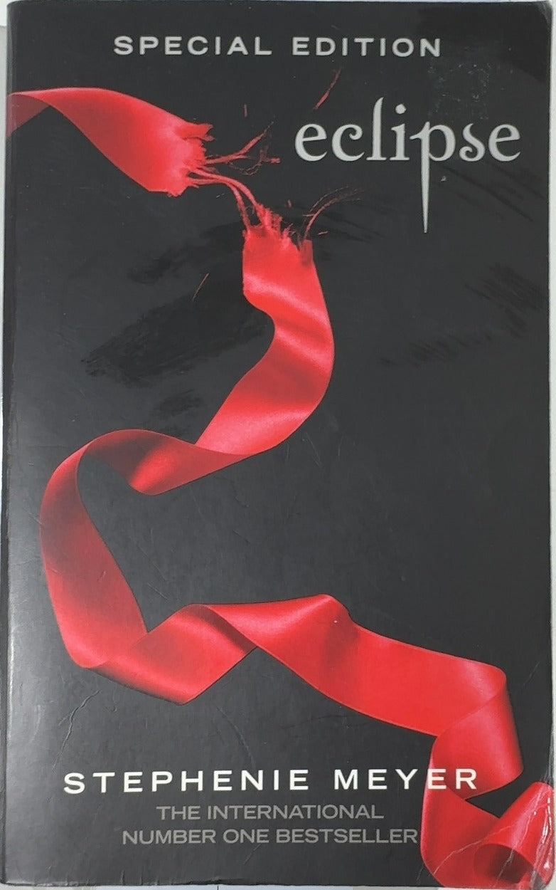 eclipse - By Stephenie Meyer — front cover