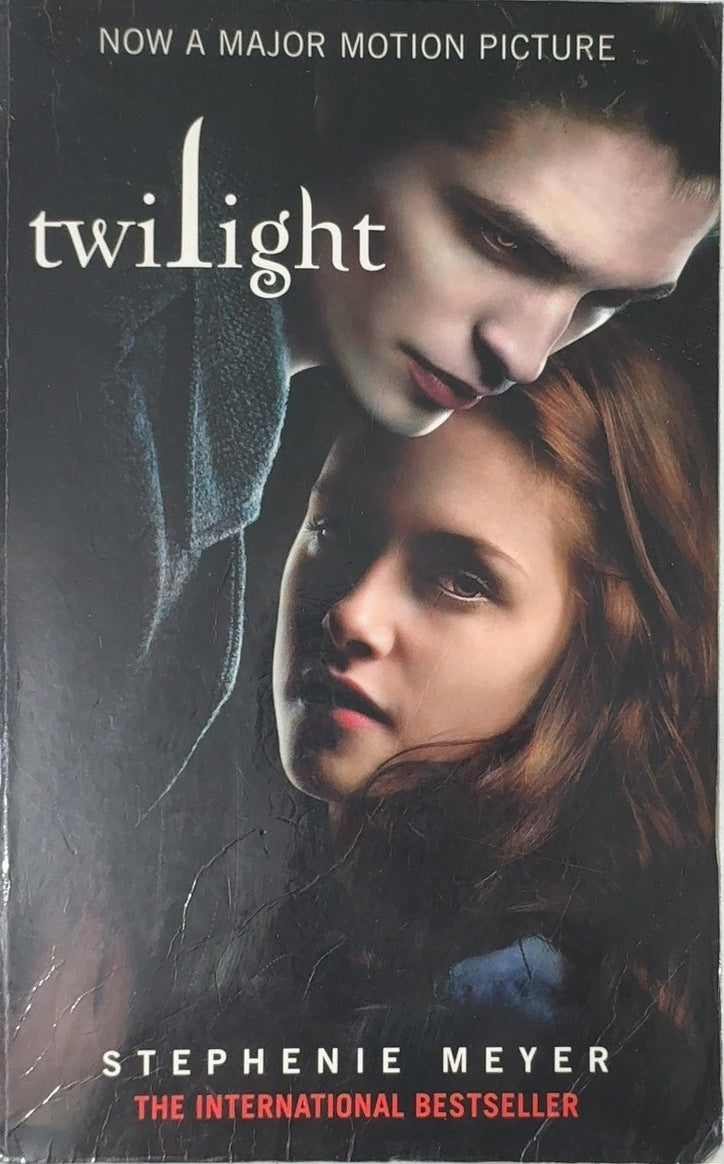 Twilight - By Stephenie Meyer — front cover