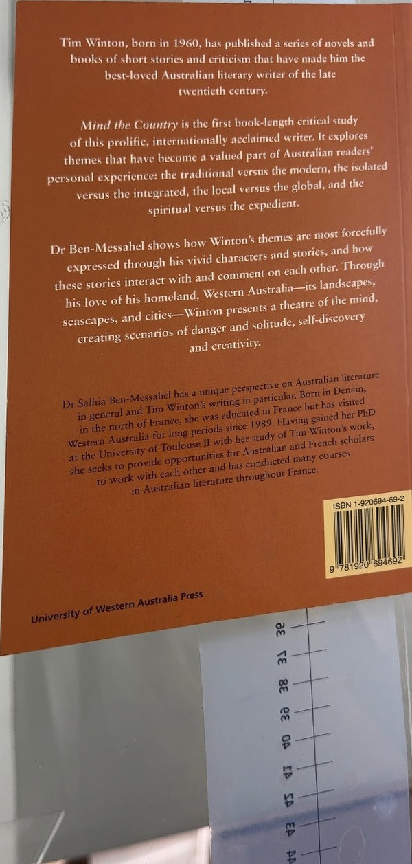 Mind the Country - By Salhia Ben-Messahel - back cover